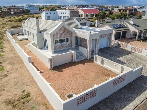 4 Bedroom House 4 Bedroom House