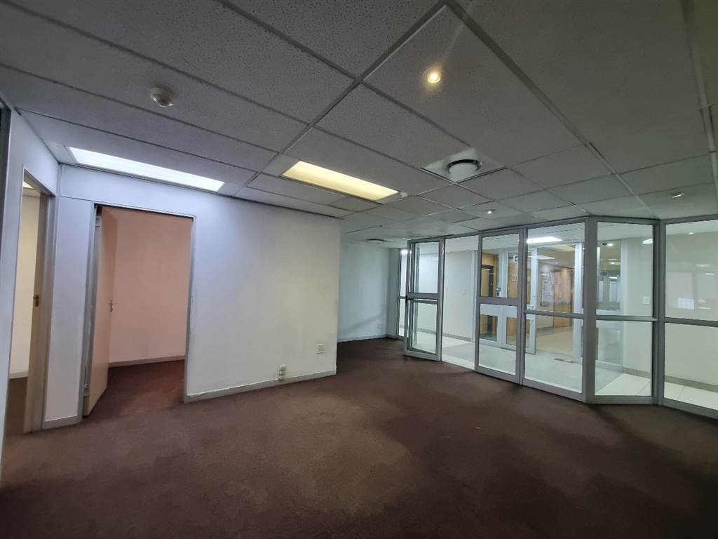 147  m² Commercial space in Hatfield photo number 11