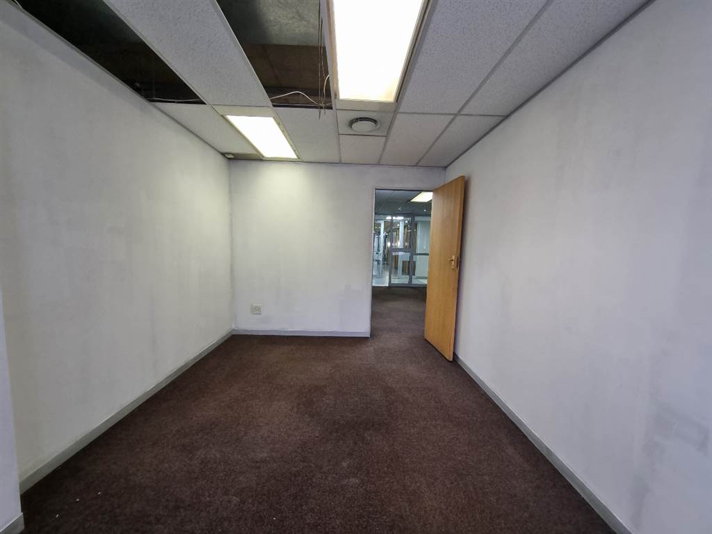 147  m² Commercial space in Hatfield photo number 4
