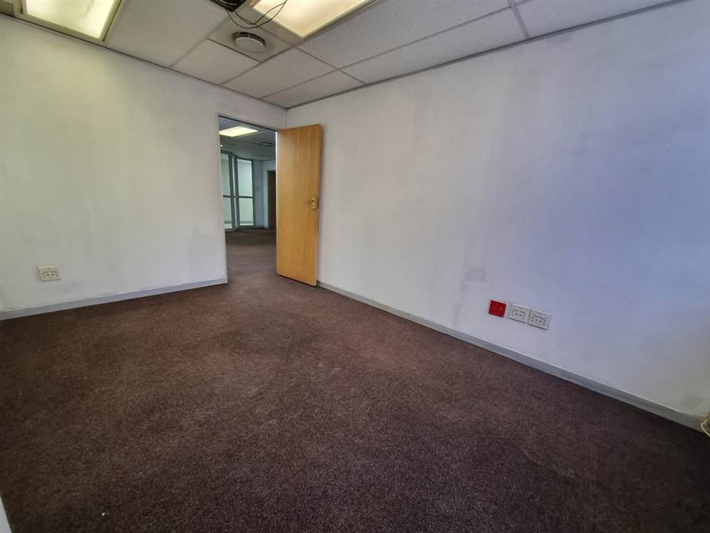 147  m² Commercial space in Hatfield photo number 10