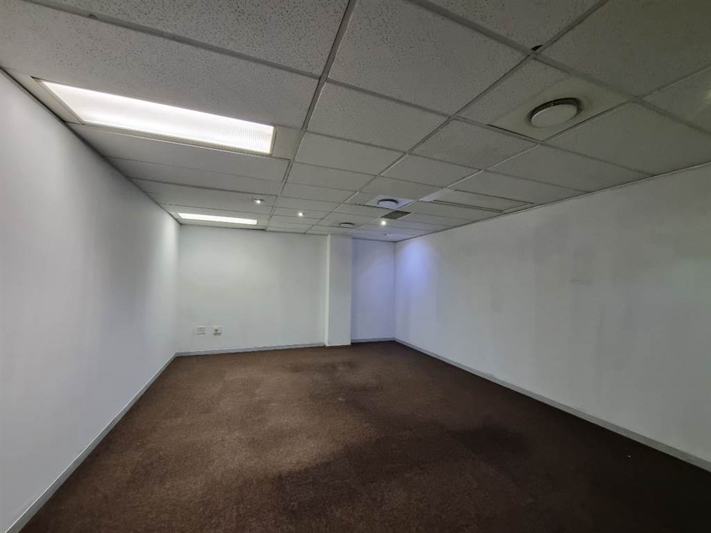 147  m² Commercial space in Hatfield photo number 3