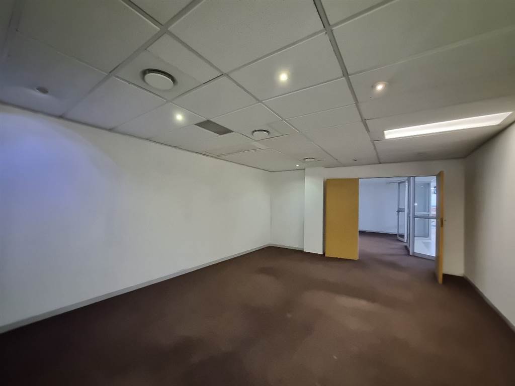 147  m² Commercial space in Hatfield photo number 2