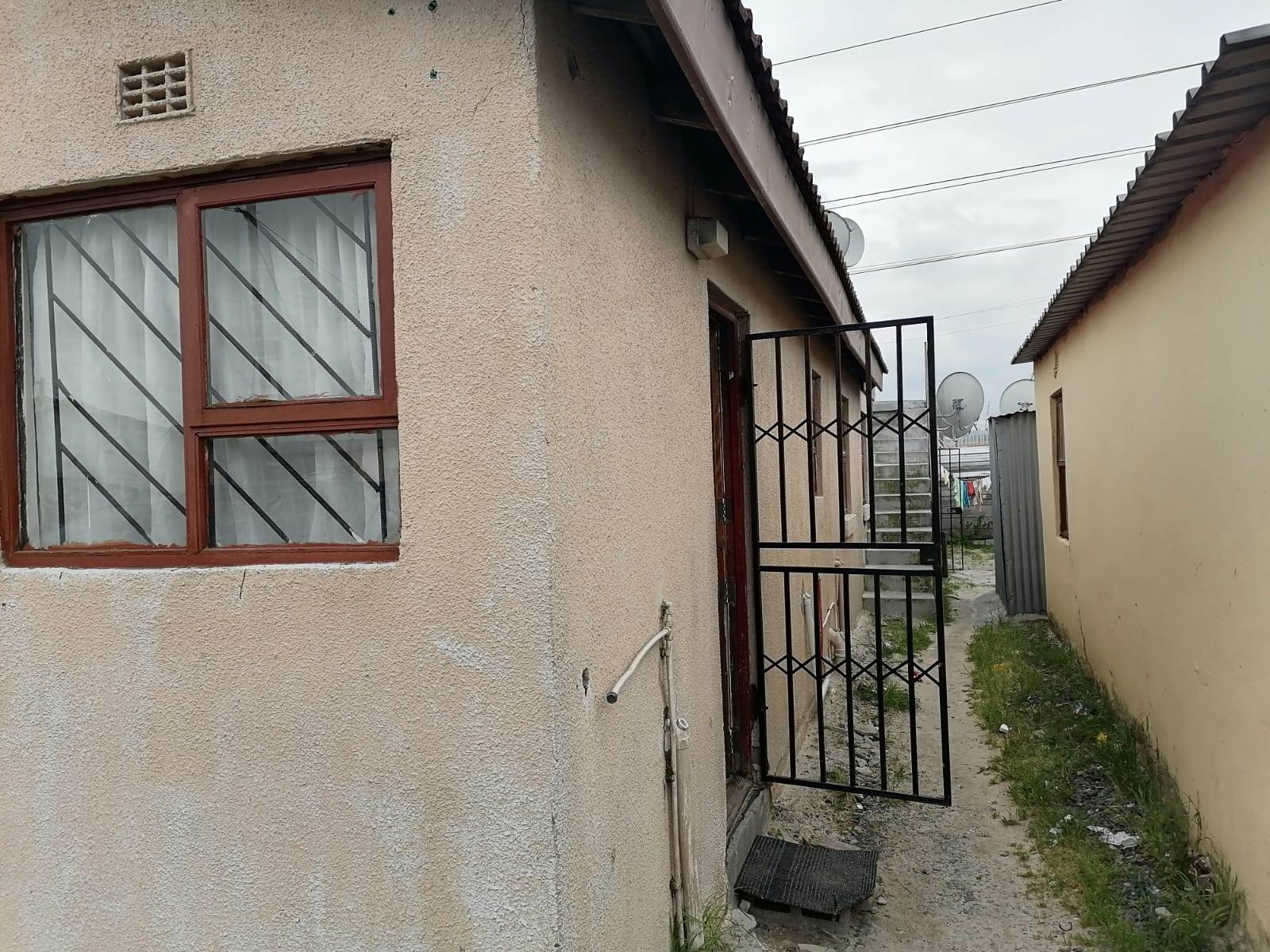 5 Bed House in Mfuleni photo number 18
