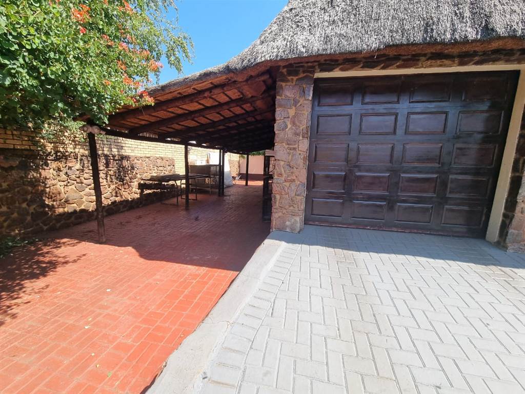 4 Bed House in Thabazimbi photo number 14