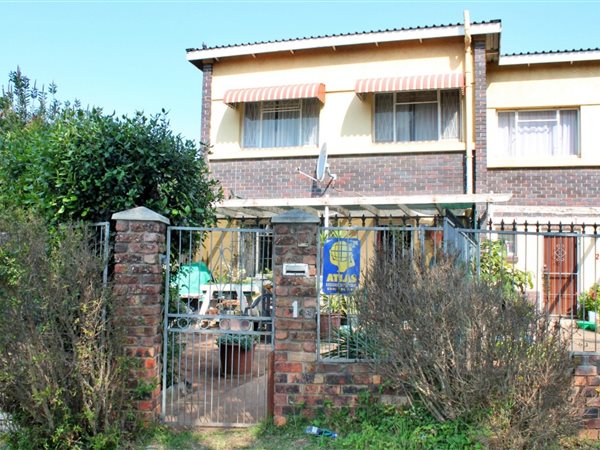 3 Bedroom Townhouse 3 Bedroom Townhouse