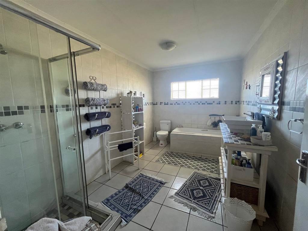 4 Bed House in Randfontein photo number 27