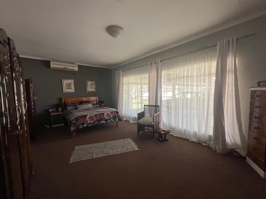 4 Bed House in Randfontein photo number 12