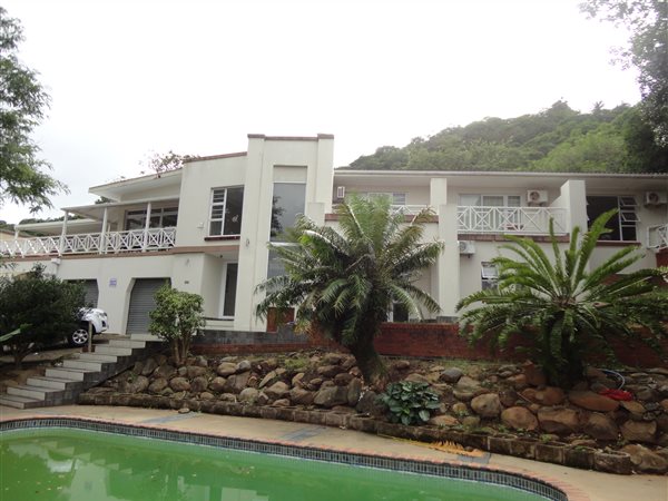 7 Bed House in Beacon Bay
