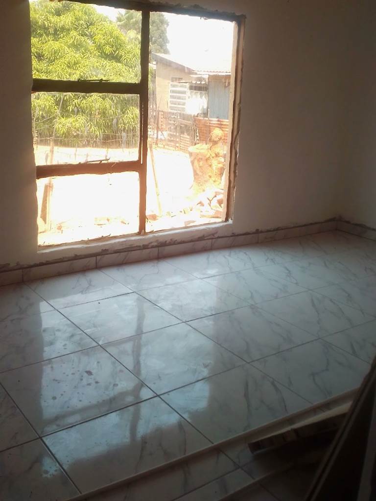 4 Bed House in Lethlabile photo number 11