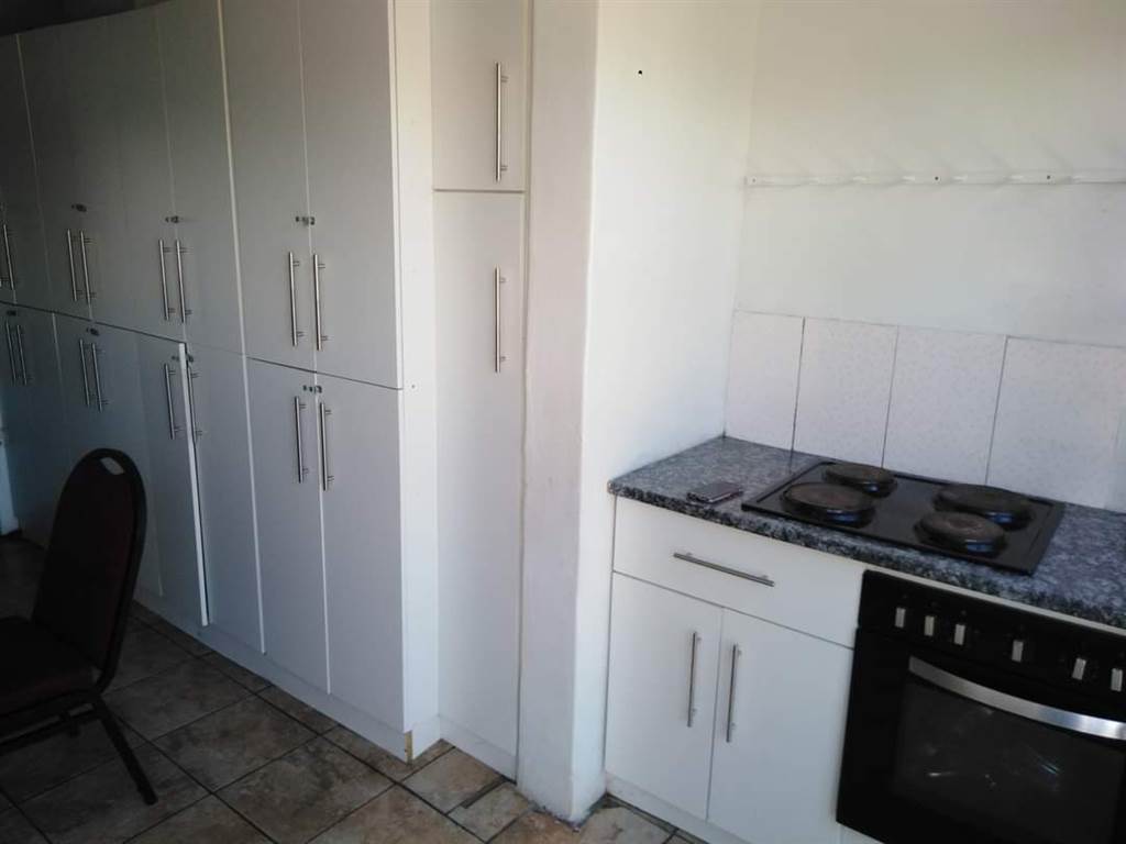 3 Bed House in Bonela photo number 2