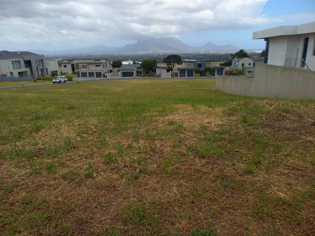 864 m² Land available in Baronetcy Estate photo number 5