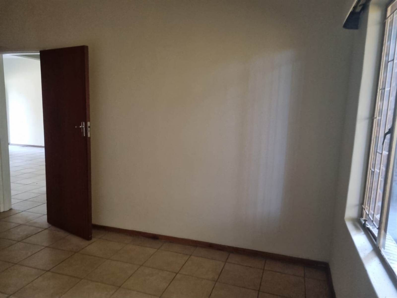 2 Bed Apartment in Modimolle photo number 12