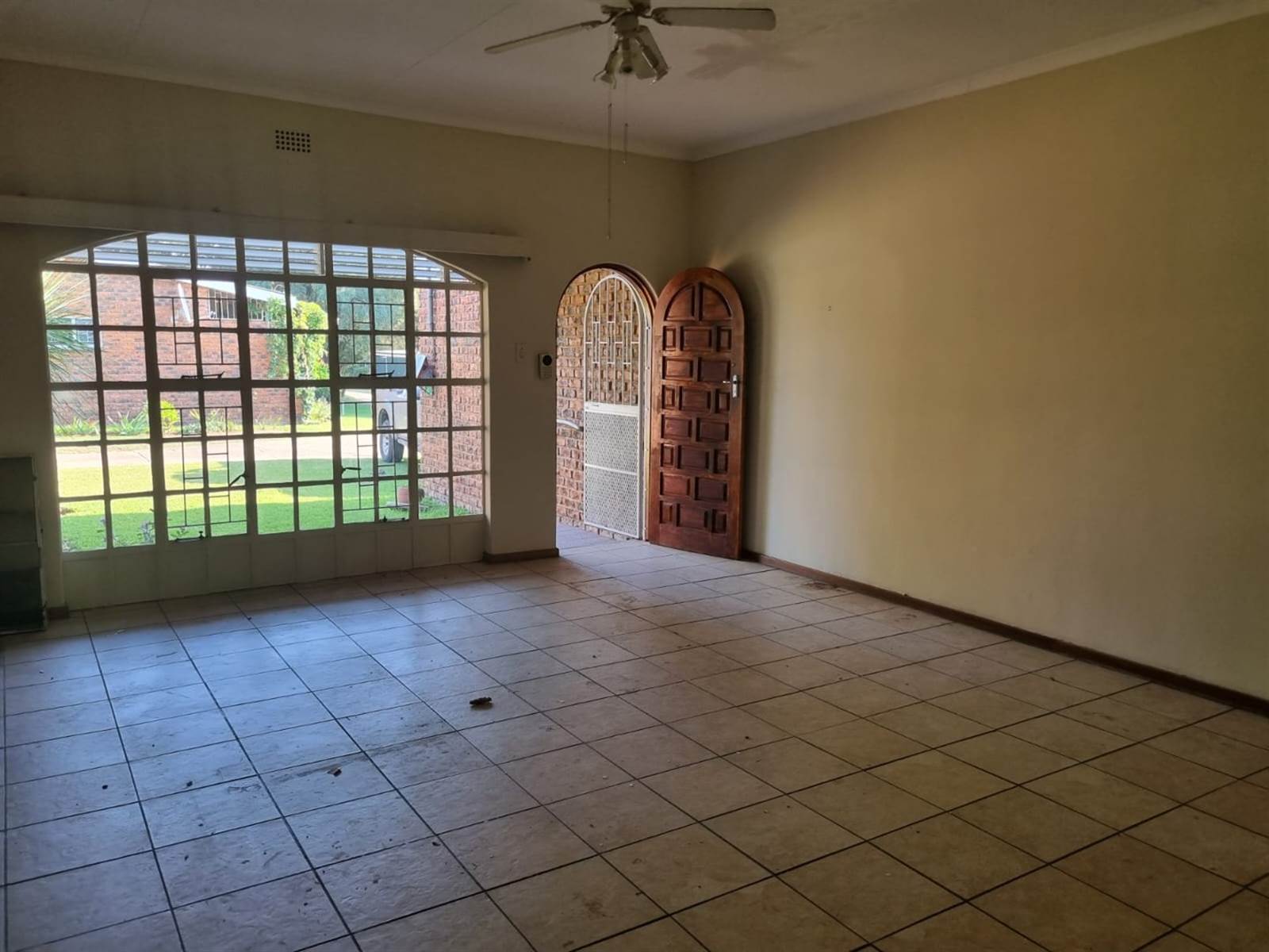2 Bed Apartment in Modimolle photo number 10