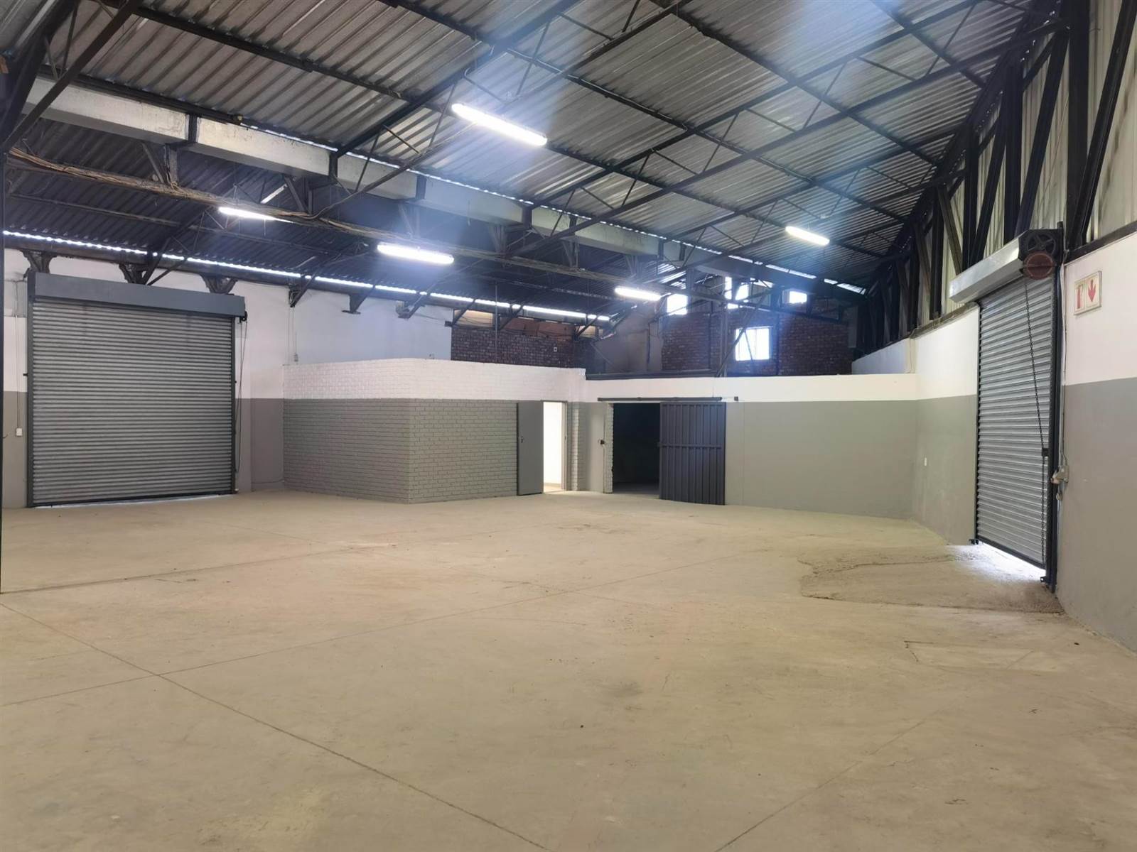 419  m² Industrial space in Silverton photo number 1