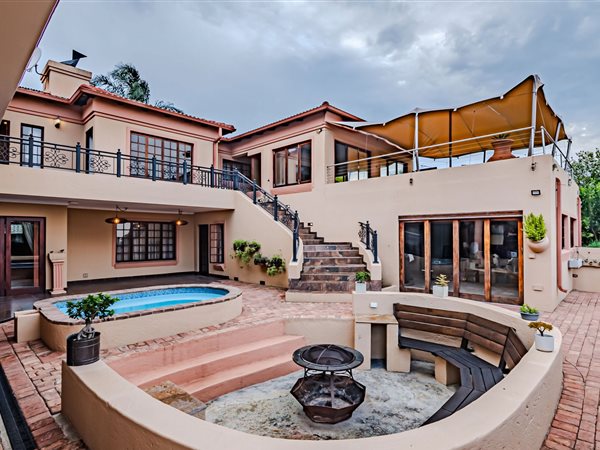 5 Bedroom House 5 Bedroom House