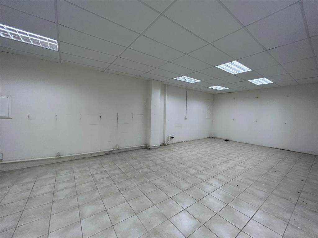 124  m² Commercial space in Florida North photo number 8