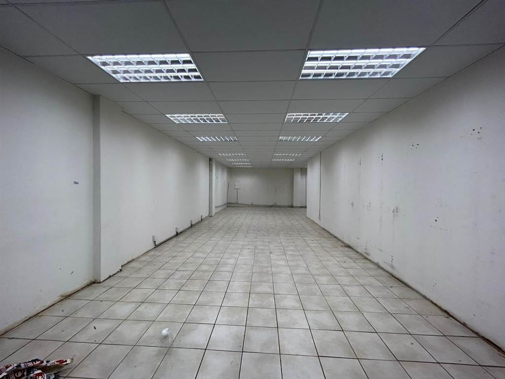 124  m² Commercial space in Florida North photo number 12