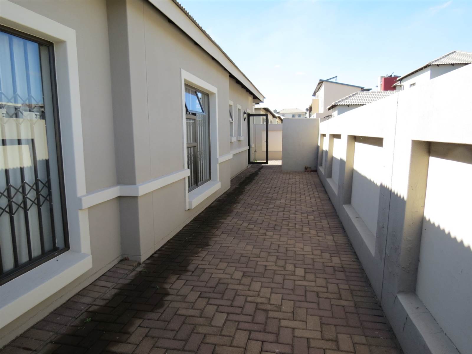 3 Bed House in Derdepoort photo number 16