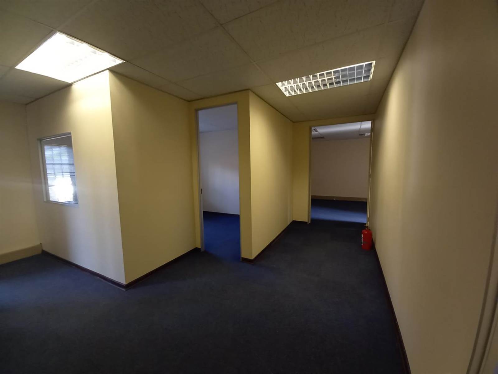 130  m² Office Space in Die Hoewes photo number 7