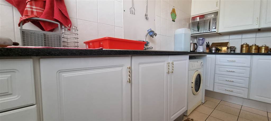 3 Bed Apartment in Arcon Park photo number 15