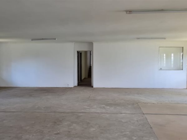 180  m² Commercial space in Halfway House