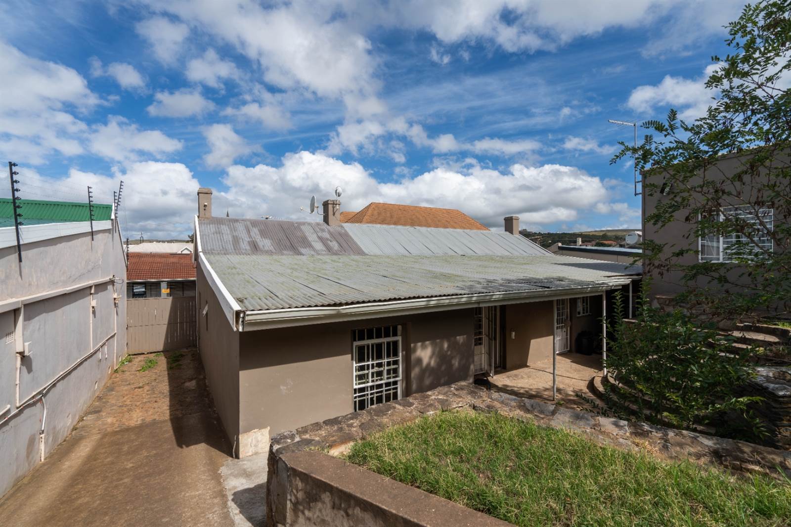 5 Bed House in Grahamstown Central photo number 15