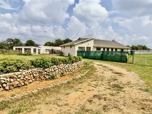 4 Bedroom House 4 Bedroom House