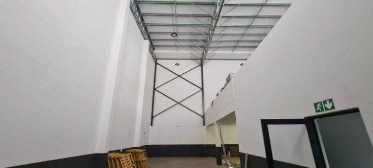338  m² Industrial space in Linbro Park photo number 8