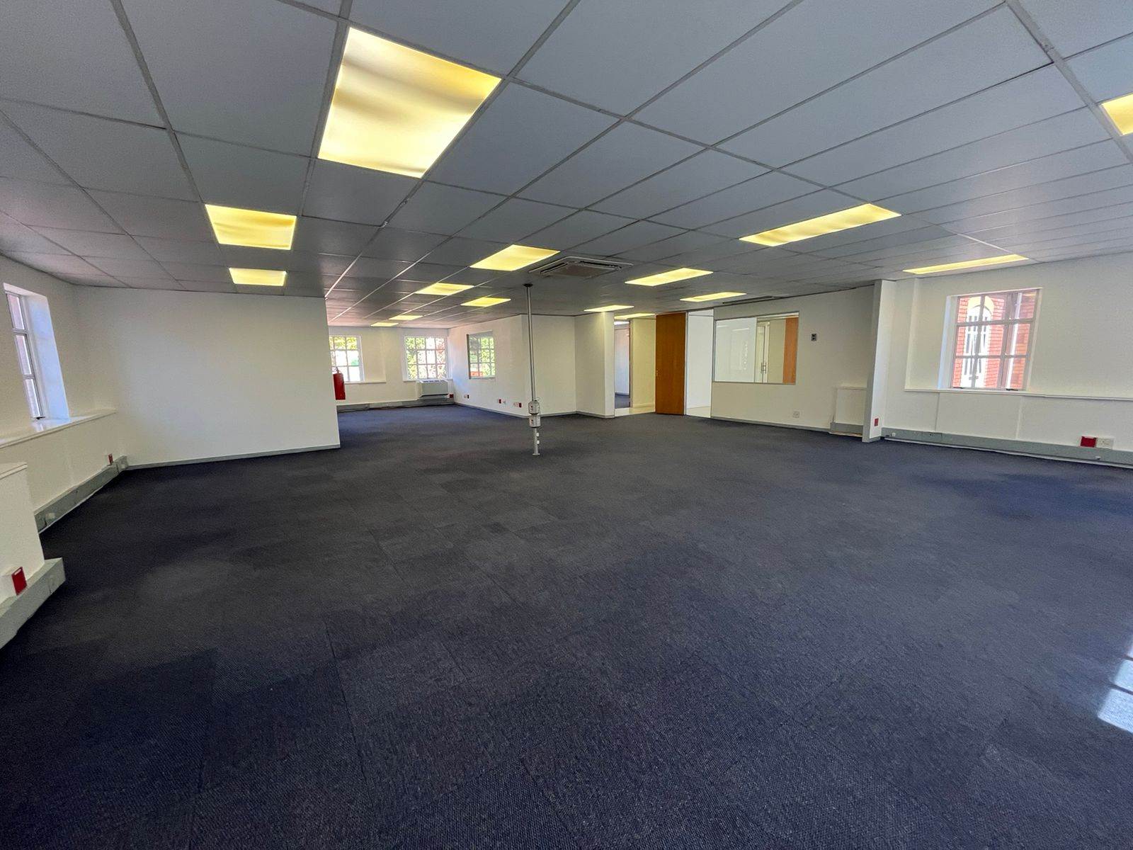338  m² Commercial space in Bryanston photo number 1