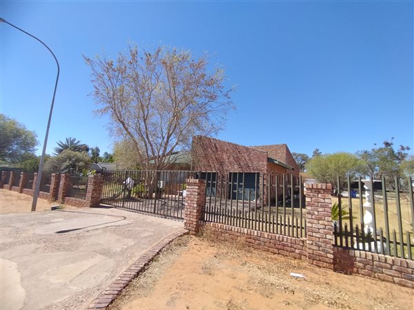 5 Bed House in Jan Kempdorp