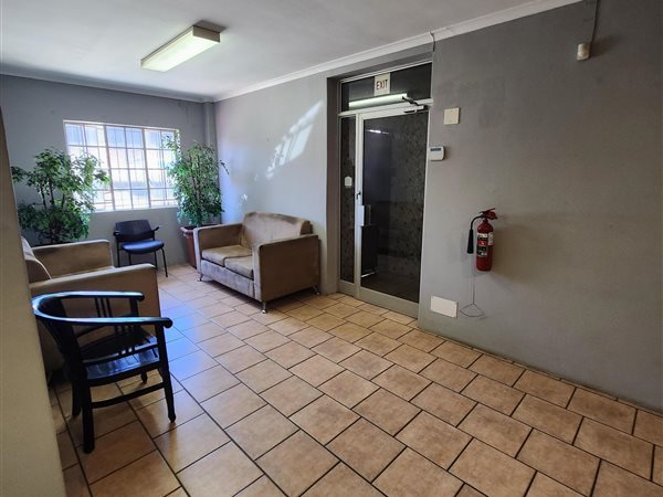 618  m² Commercial space in Parow Valley