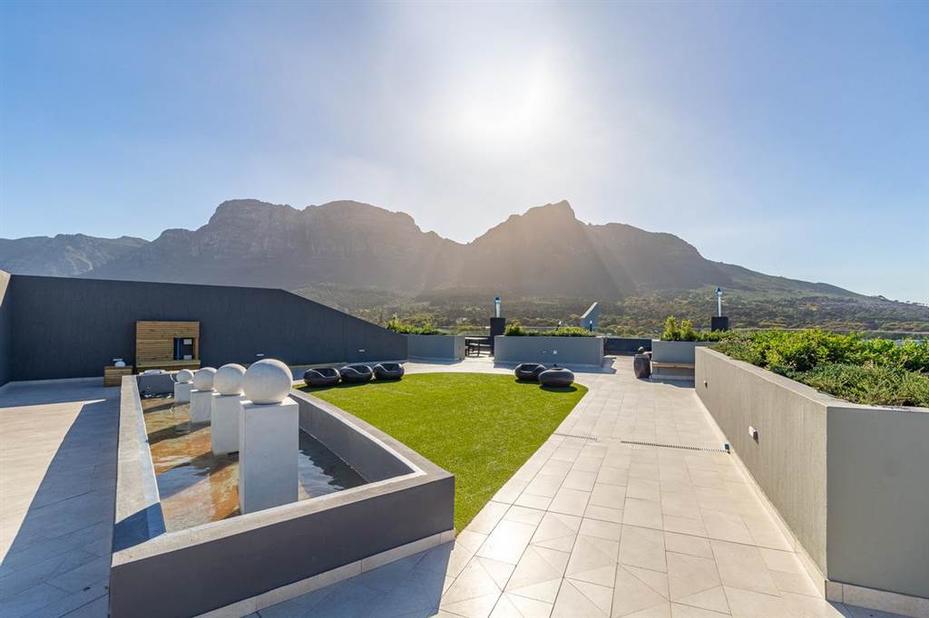 2 Bed Penthouse in Newlands photo number 24