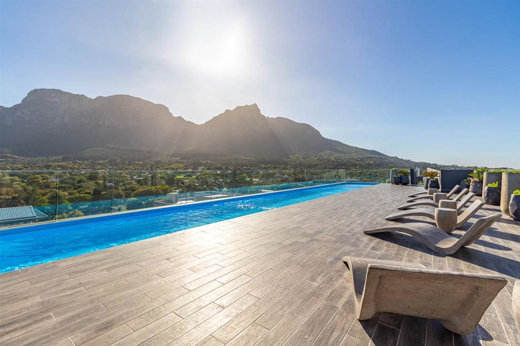 2 Bed Penthouse in Newlands photo number 9
