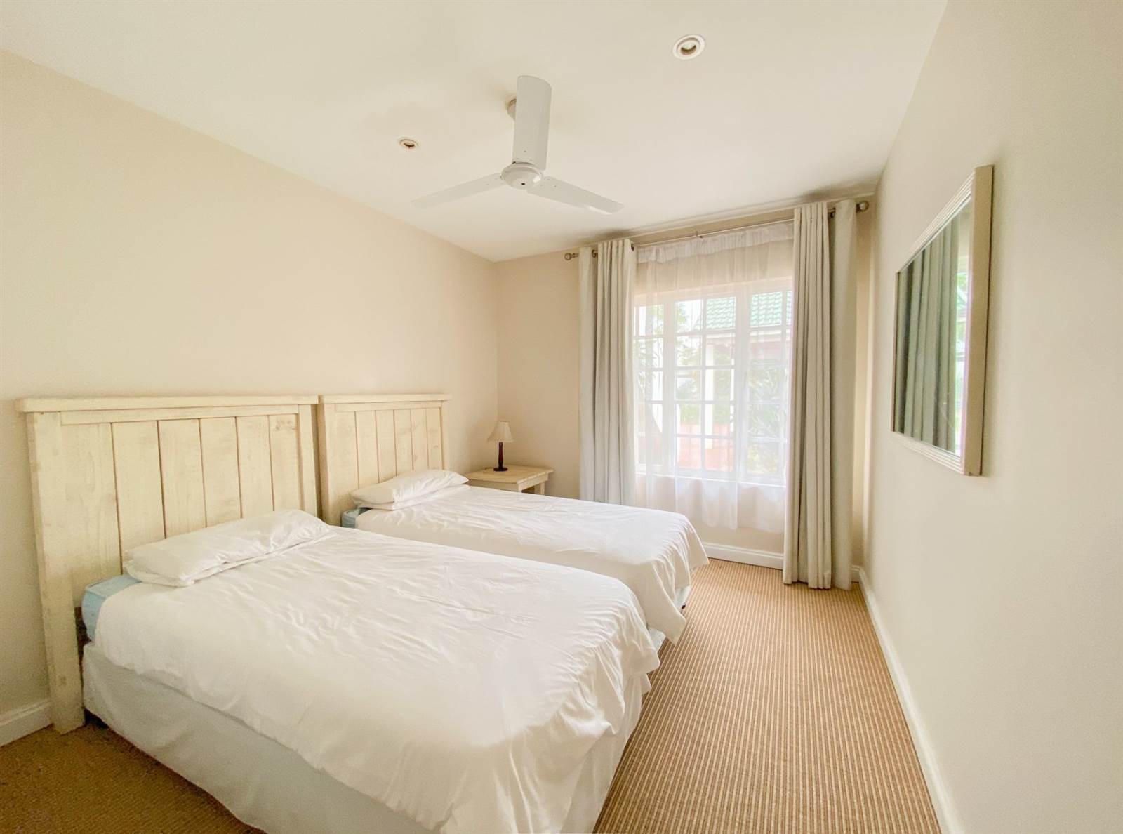 2 Bed Apartment in Mt Edgecombe Estate 1 & 2 photo number 11