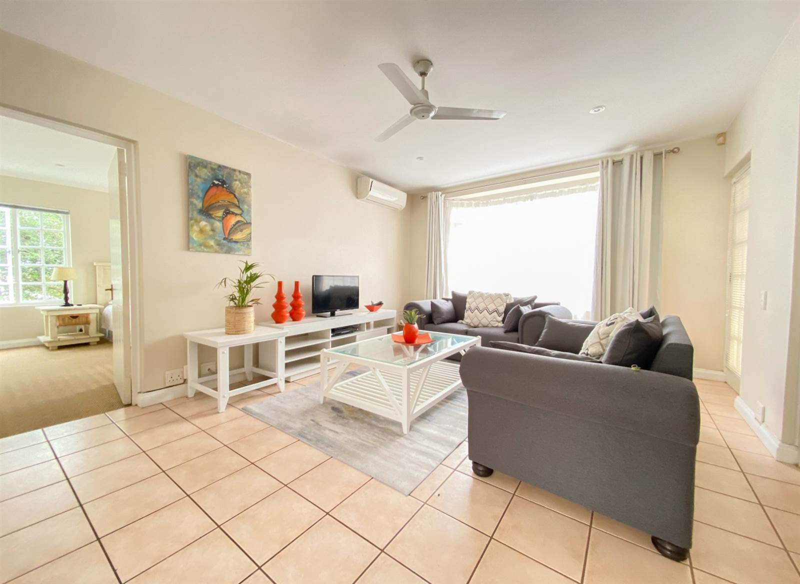 2 Bed Apartment in Mt Edgecombe Estate 1 & 2 photo number 3