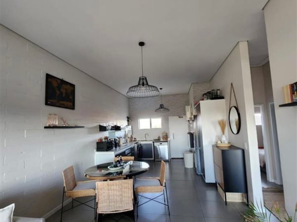 2 Bed Apartment in Linden Ext