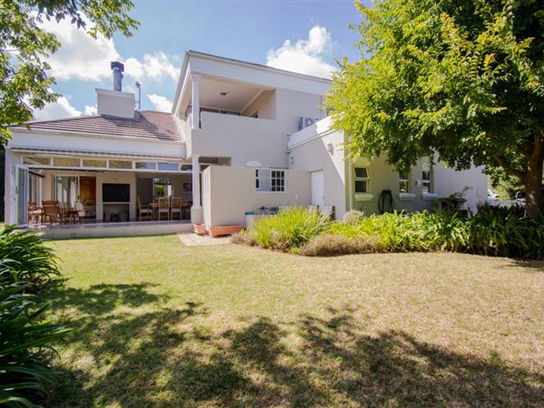 4 Bedroom House 4 Bedroom House