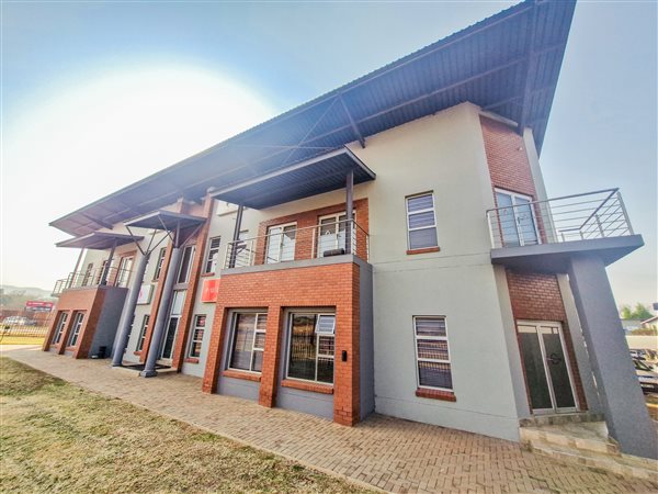 114  m² Commercial space