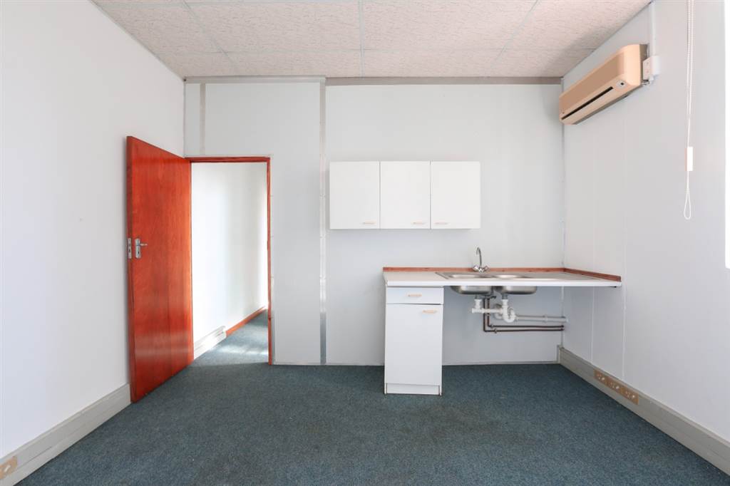 412  m² Office Space in Observatory photo number 14