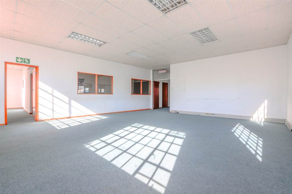 412  m² Office Space in Observatory photo number 3
