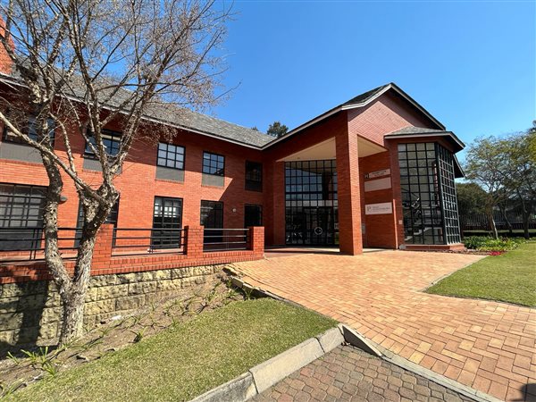 246  m² Commercial space in Bryanston