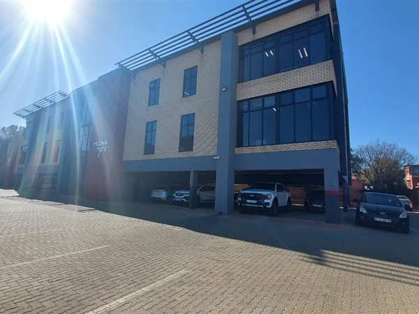 340  m² Commercial space