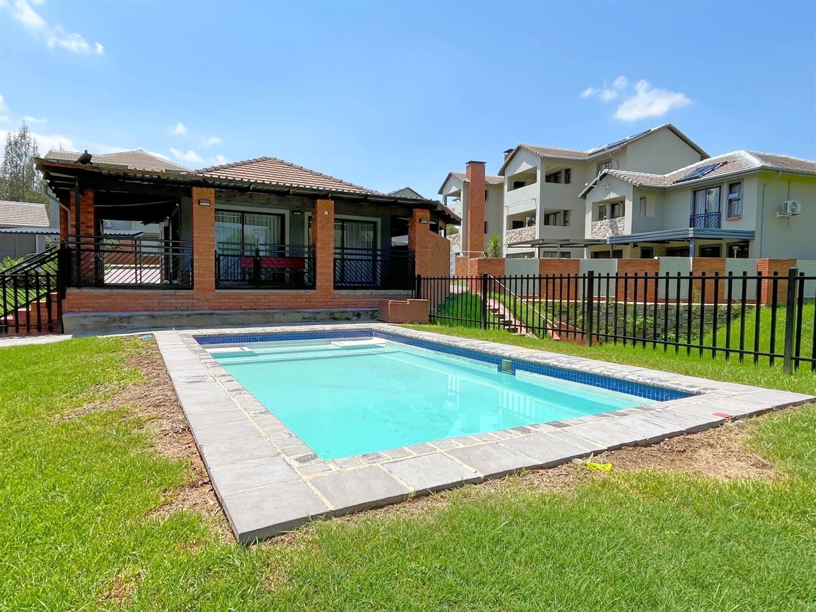 4 Bed Townhouse in Kyalami Hills photo number 25