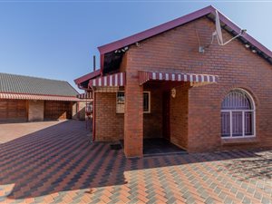 3 Bed House in Bakerton