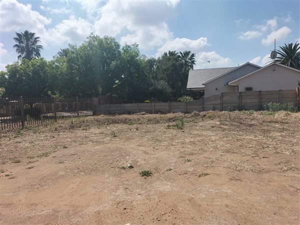 503 m² Land available in La Hoff