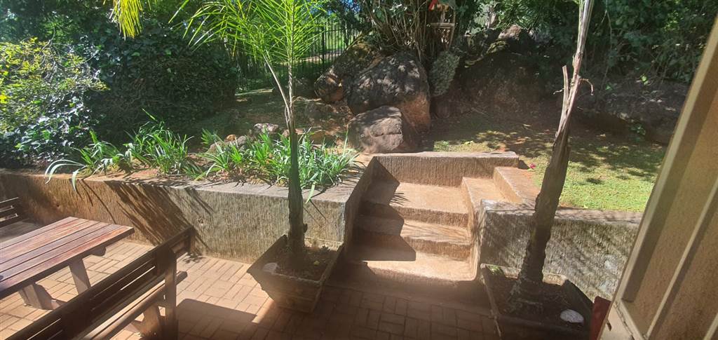 4 Bed Apartment in Sabie photo number 15
