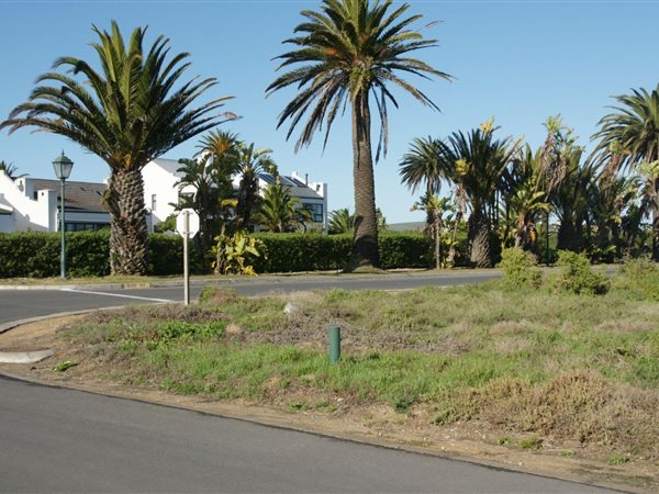 972 m² Land