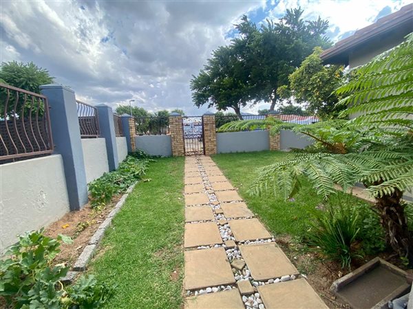 1 Bedroom Garden Cottage