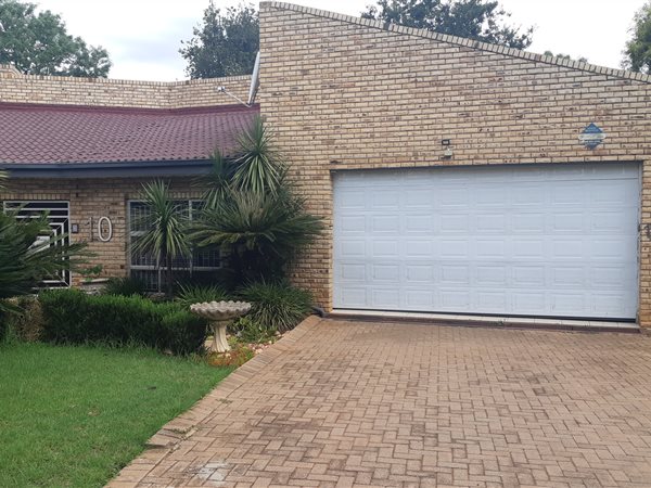 5 Bed House in Flamwood