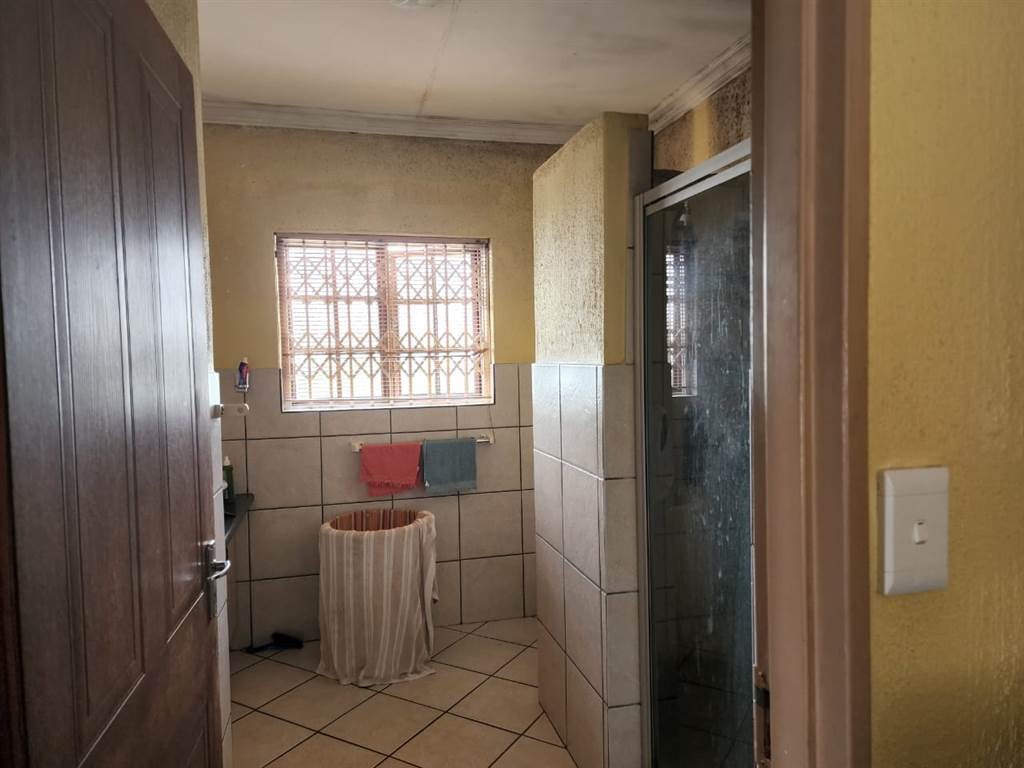 3 Bed House in Sonheuwel photo number 22